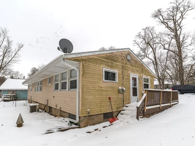 $274,900 | 20 Park Drive South, Yorkville, IL 60560