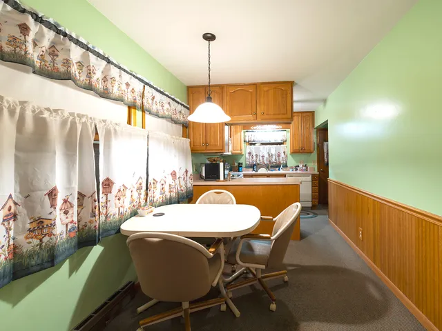 $274,900 | 20 Park Drive South, Yorkville, IL 60560