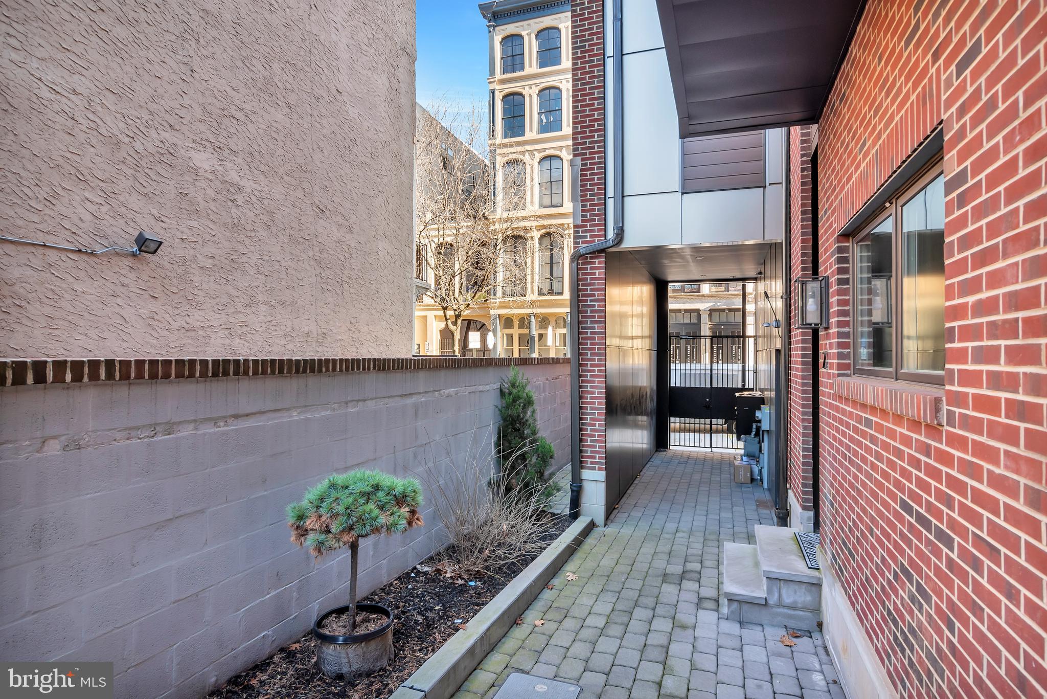 48 North 3rd Street, Unit 6 Philadelphia, PA 19106 - Photo 4 of 62