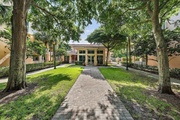 $2,300 | 1203 Town Center Drive, Unit 221, Jupiter, FL 33458