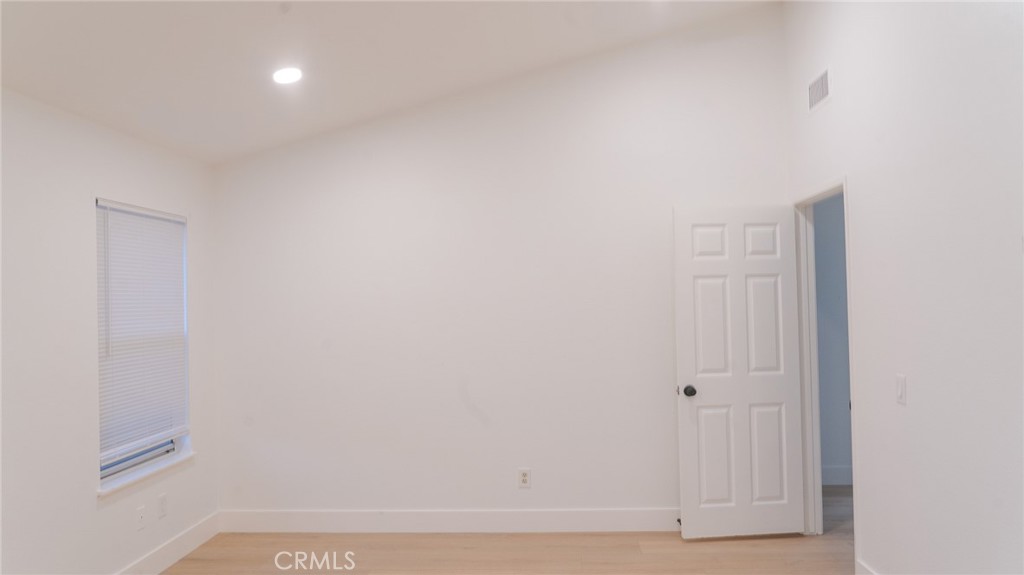 21 Fillmore Irvine, CA 92620 - Photo 35 of 36