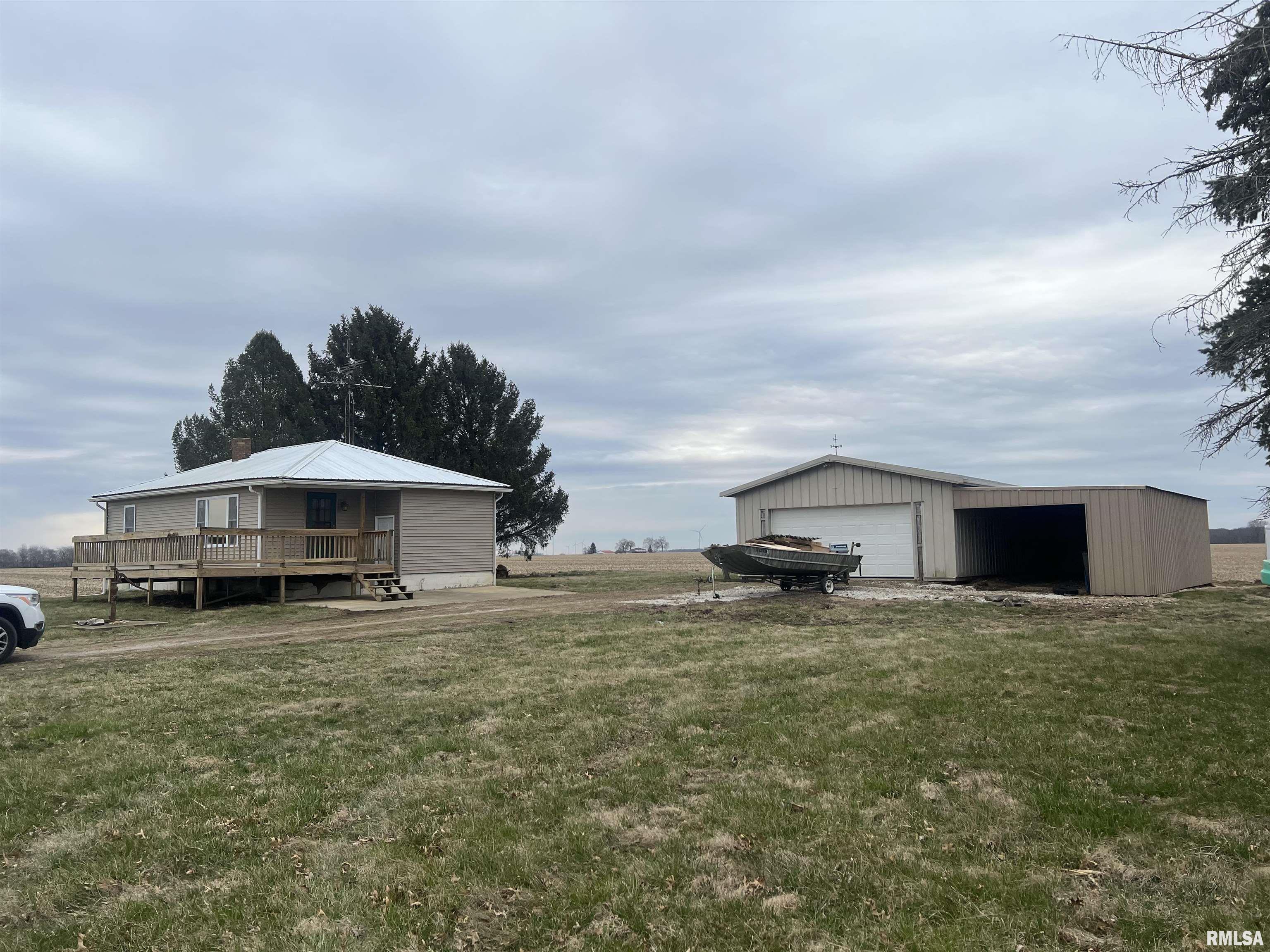 2247 Hembrough Road Jacksonville, IL 62650 - Photo 2 of 25