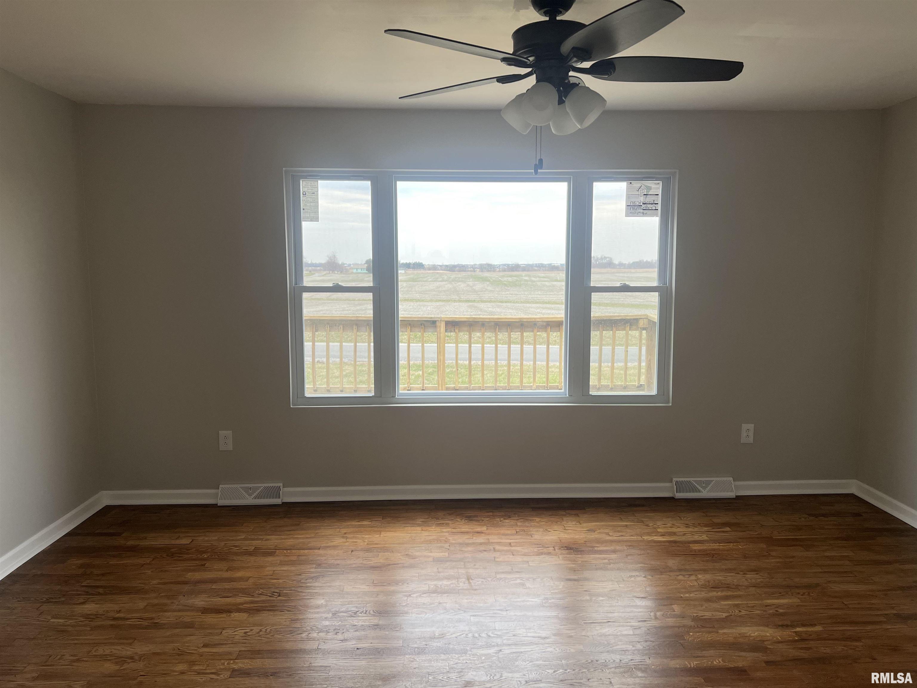 2247 Hembrough Road Jacksonville, IL 62650 - Photo 10 of 25