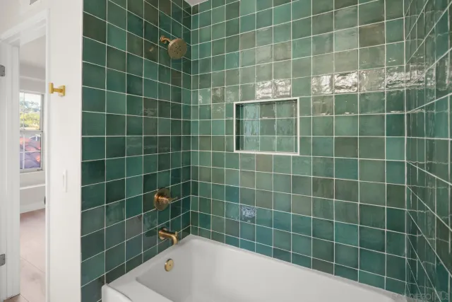 $2,200,000 | 9975 Rue Chantemar, San Diego, CA 92131