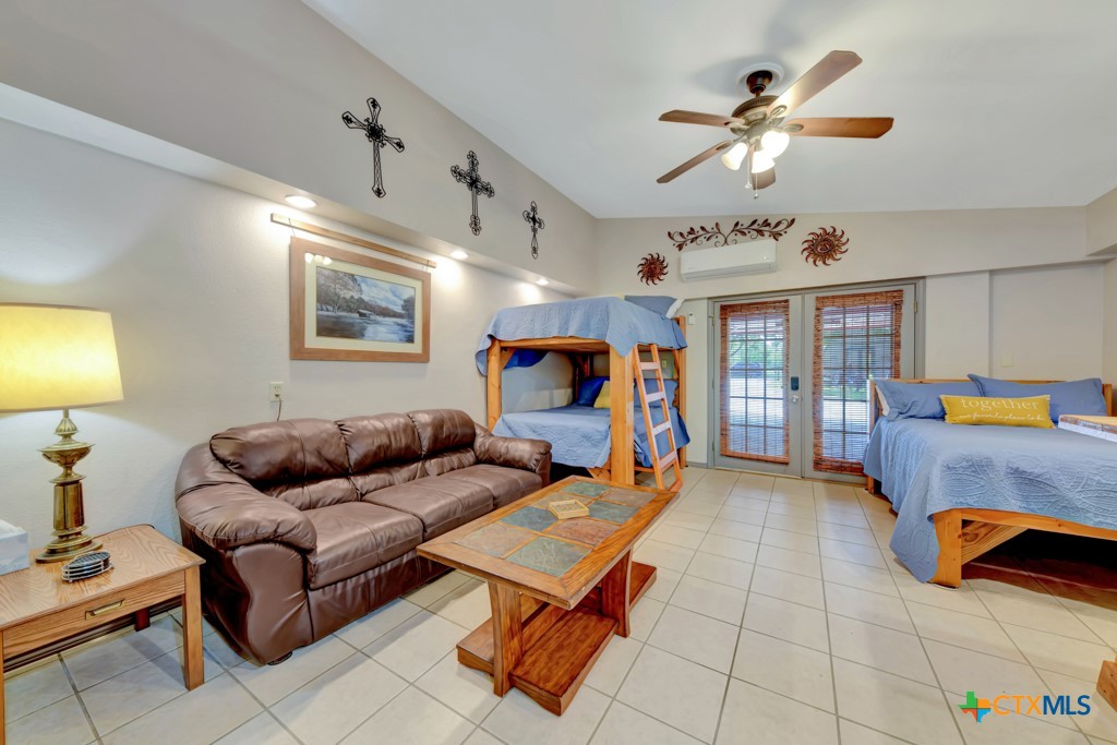 1321 East Zipp Road New Braunfels, TX 78130 - Photo 14 of 48