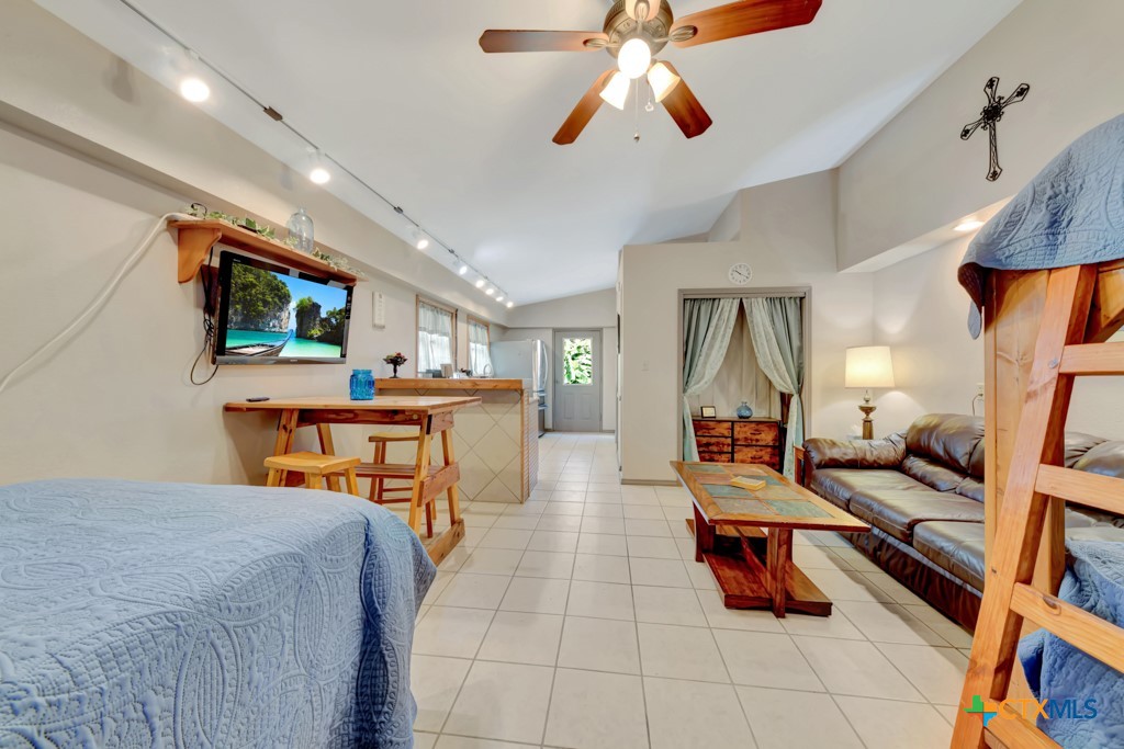 1321 East Zipp Road New Braunfels, TX 78130 - Photo 15 of 48