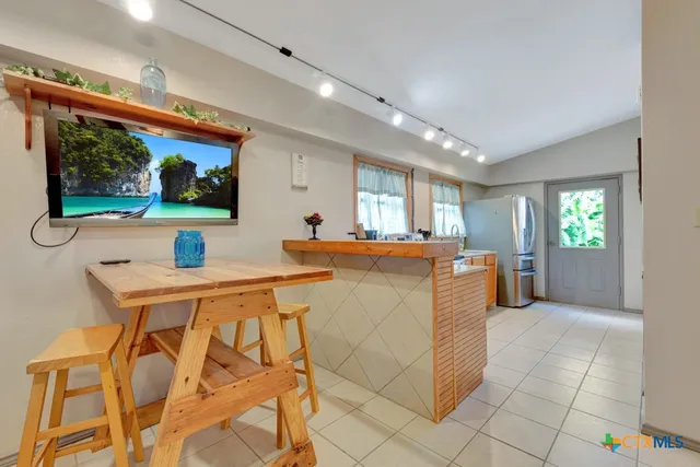 $1,194,999 | 1321 East Zipp Road, New Braunfels, TX 78130