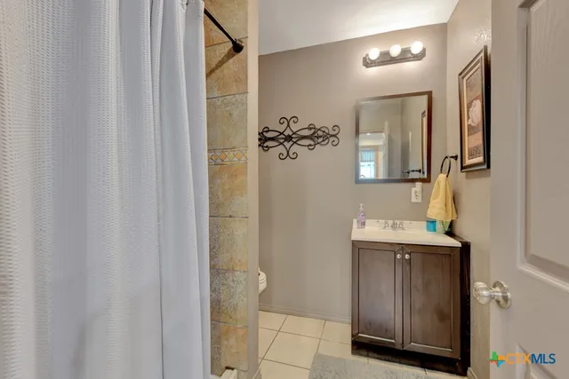 $1,194,999 | 1321 East Zipp Road, New Braunfels, TX 78130