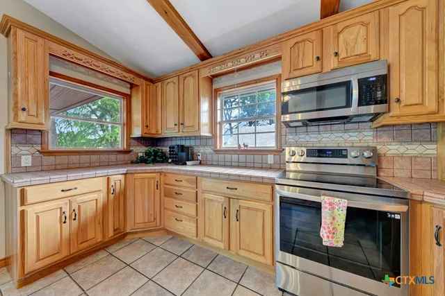 $1,194,999 | 1321 East Zipp Road, New Braunfels, TX 78130