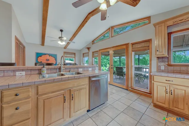 $1,194,999 | 1321 East Zipp Road, New Braunfels, TX 78130