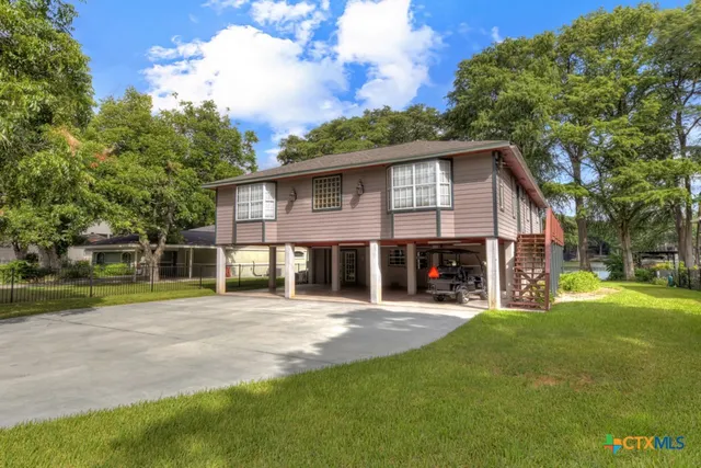 $1,194,999 | 1321 East Zipp Road, New Braunfels, TX 78130