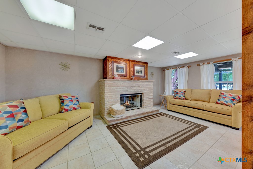 1321 East Zipp Road New Braunfels, TX 78130 - Photo 10 of 48