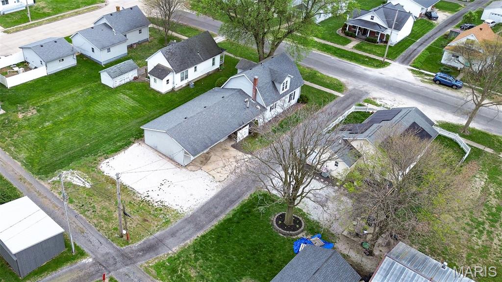 314 Highland Street Carrollton, IL 62016 - Photo 3 of 40