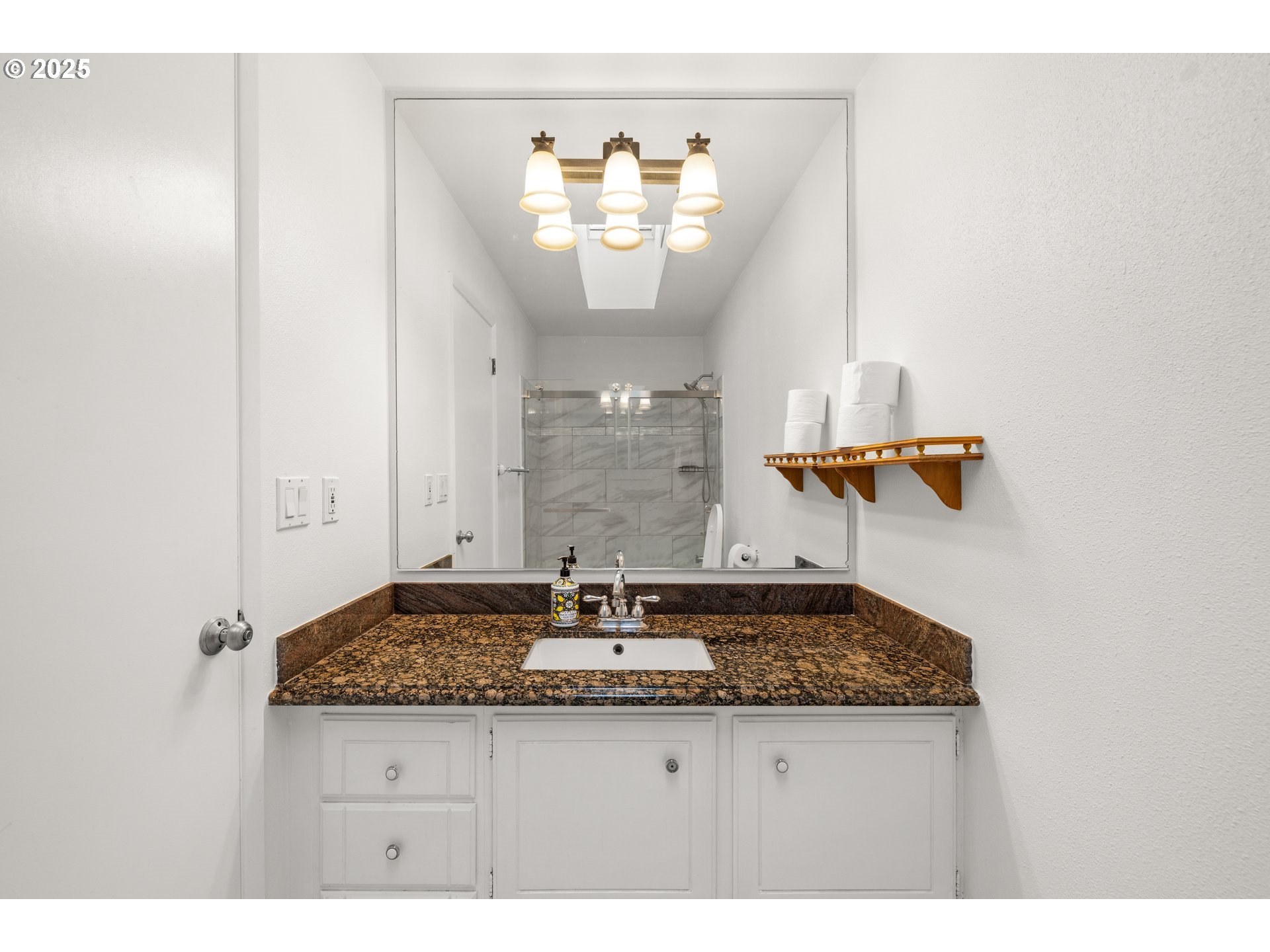17705 Northeast Multnomah Drive Portland, OR 97230 - Photo 29 of 43 Bathroom