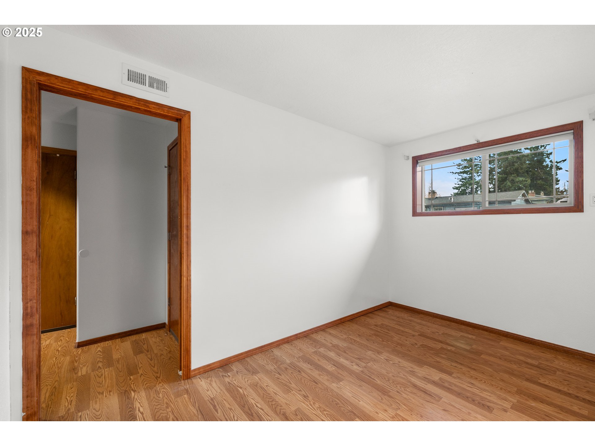 17705 Northeast Multnomah Drive Portland, OR 97230 - Photo 35 of 43 Den/Office