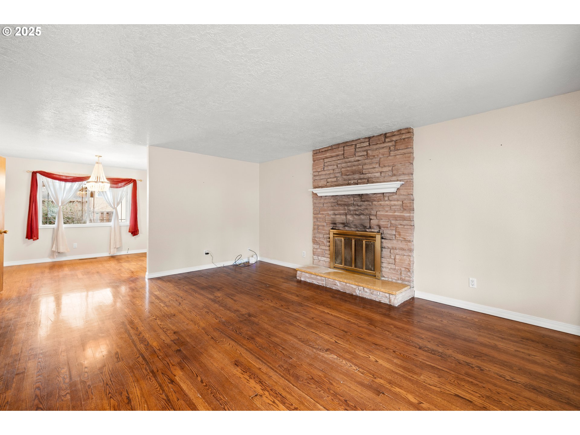 17705 Northeast Multnomah Drive Portland, OR 97230 - Photo 4 of 43 Family Room