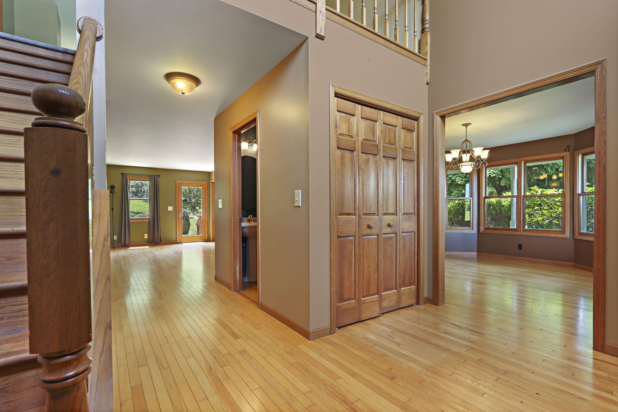 553 Twin Lakes Road Bloomfield, WI 53128 - Photo 6 of 43 .