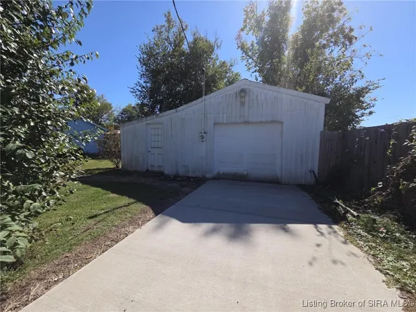 $150,000 | 41 Rural Street, Austin, IN 47102