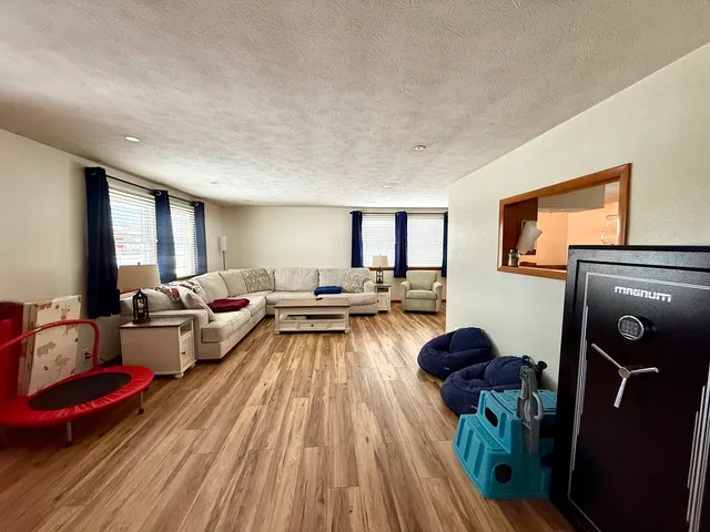 $97,500 | 804 South Victor Street, Christopher, IL 62822