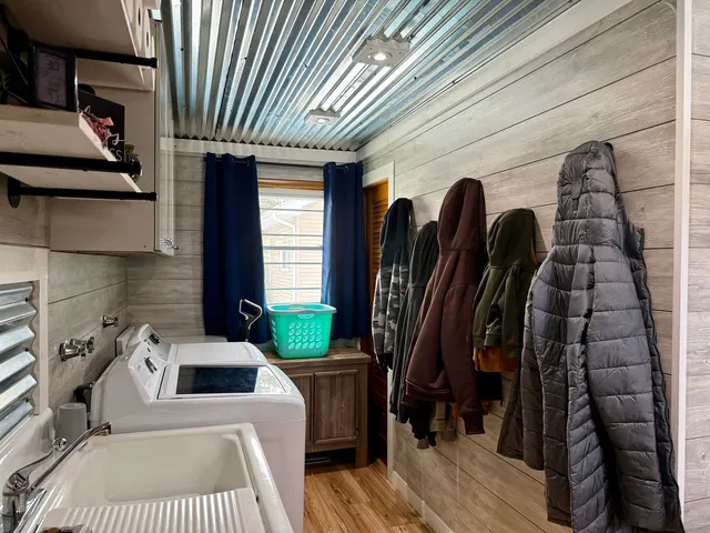 $97,500 | 804 South Victor Street, Christopher, IL 62822