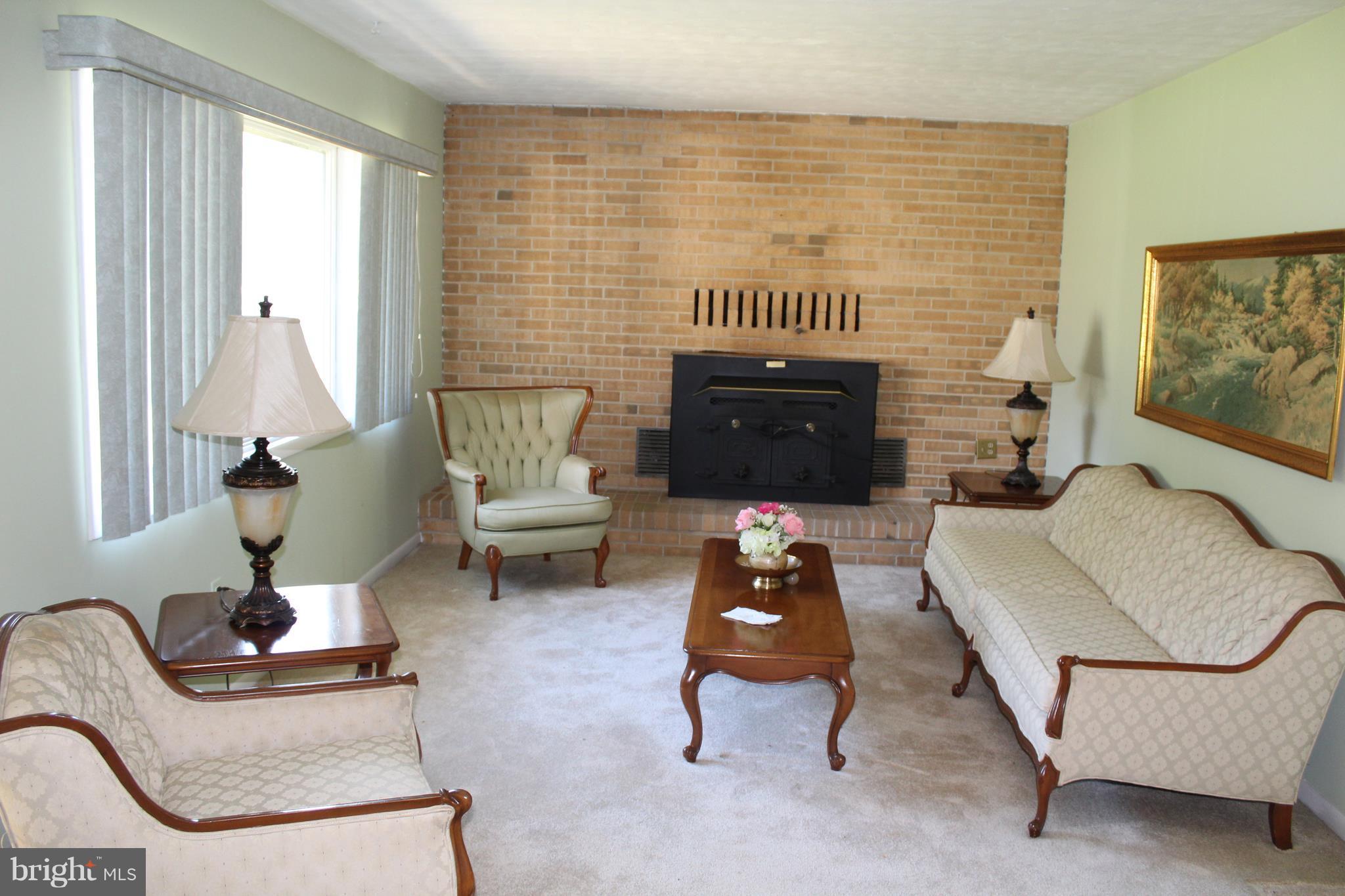 783 Queenstown Road Severn, MD 21144 - Photo 6 of 29 Living Room