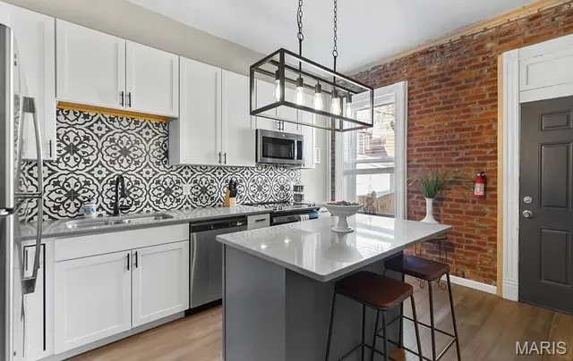 $675,000 | 3313 Magnolia Avenue, St. Louis, MO 63118