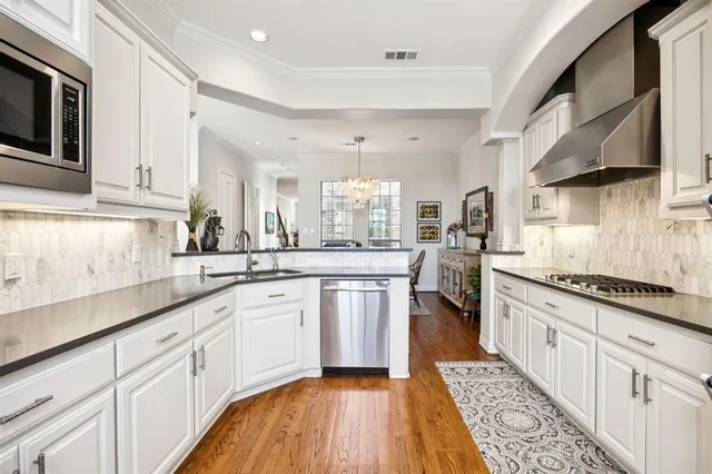 $875,000 | 4051 Throckmorton Street, Dallas, TX 75219