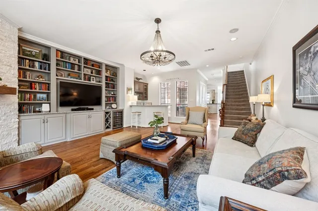 $875,000 | 4051 Throckmorton Street, Dallas, TX 75219