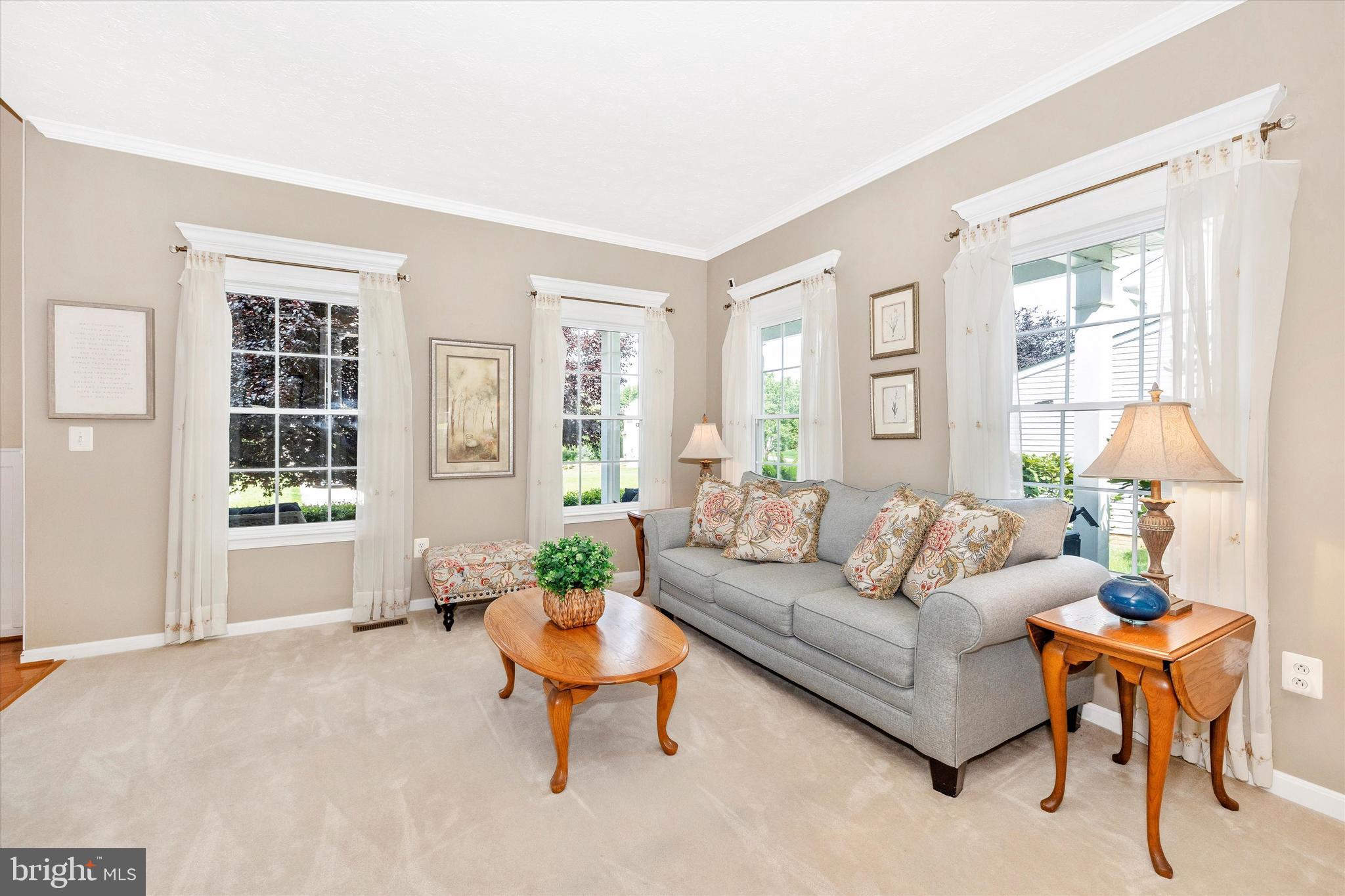 3137 Pyramid Circle Manchester, MD 21102 - Photo 8 of 55 Living Room