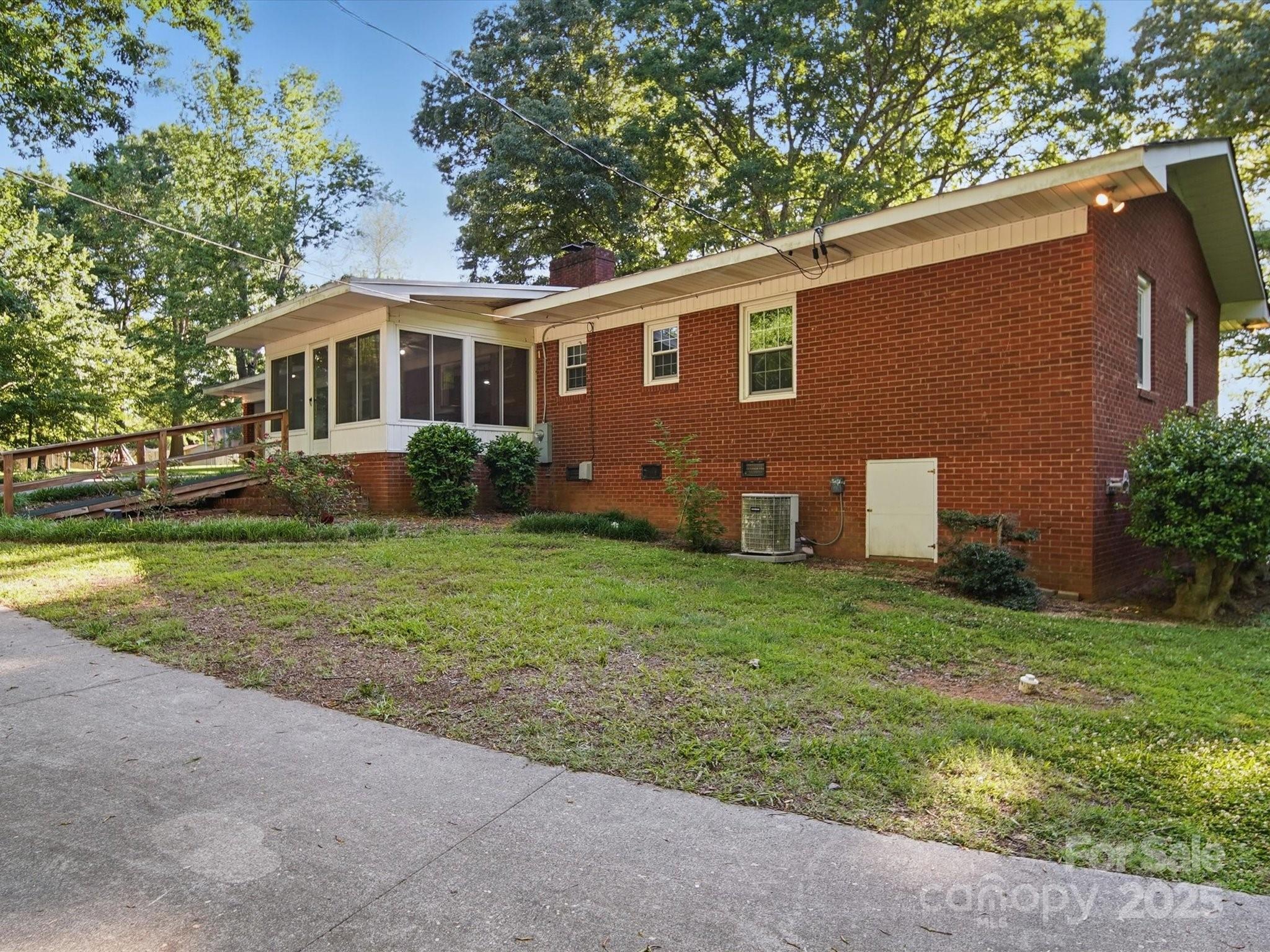 2216 Griffith Road Monroe, NC 28112 - Photo 4 of 38