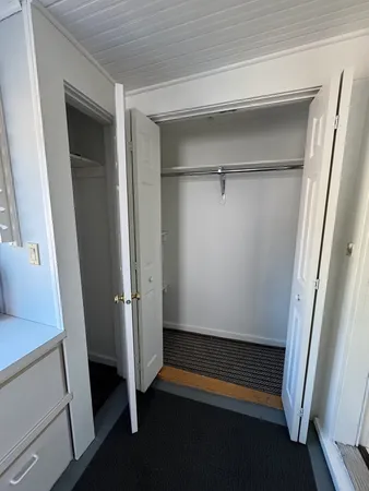 $1,900 | 14 South Jackson Street, Unit 1, Batavia, IL 60510