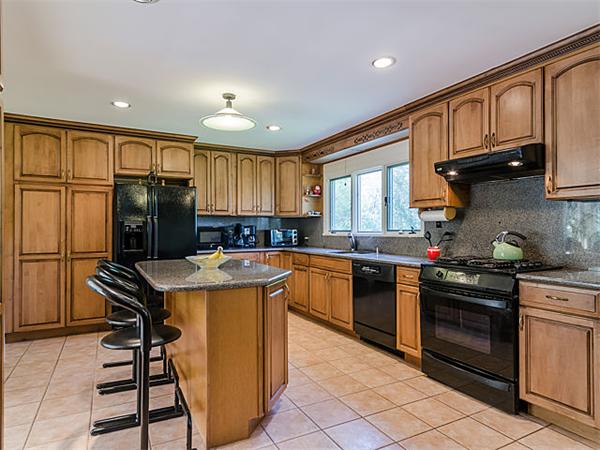 104 Woodfall Road Belmont, MA 02478 - Photo 8 of 24 Gallery Image 8