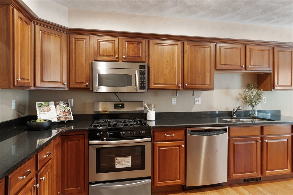 10 Charnstaff Lane, Unit 204 Billerica, MA 01821 - Photo 8 of 40