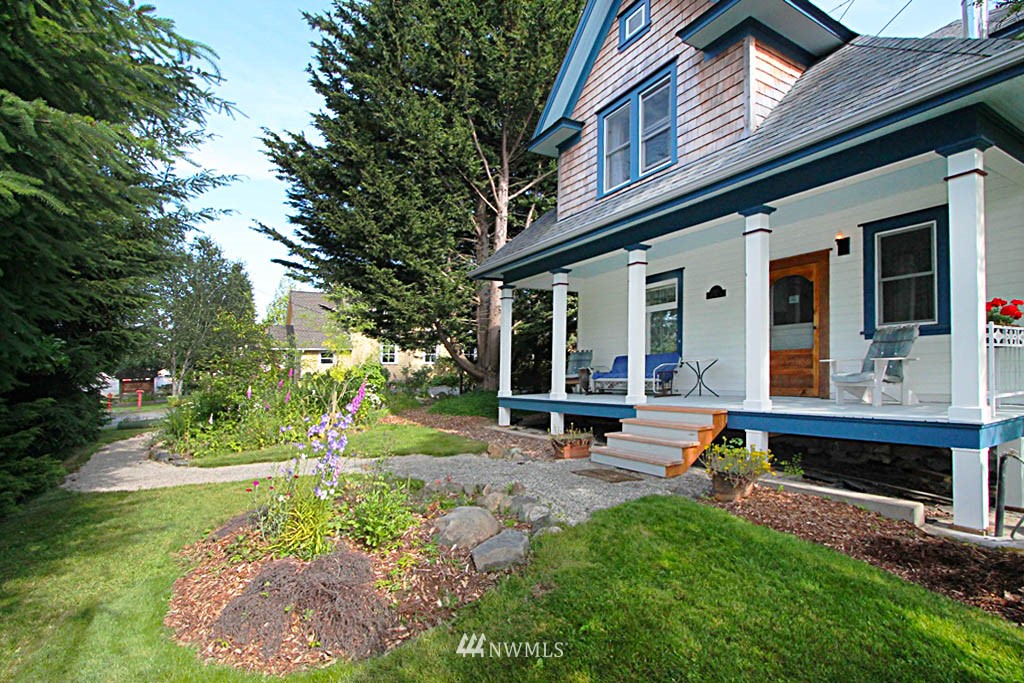 10115 Southwest Bank Road Vashon, WA 98070 - Photo 2 of 23 Gallery Image 2