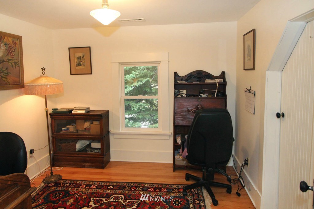 10115 Southwest Bank Road Vashon, WA 98070 - Photo 17 of 23 Gallery Image 17