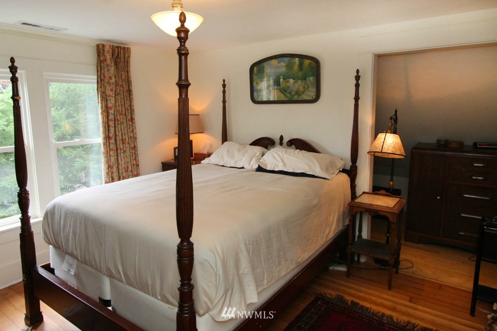 10115 Southwest Bank Road Vashon, WA 98070 - Photo 18 of 23 Gallery Image 18