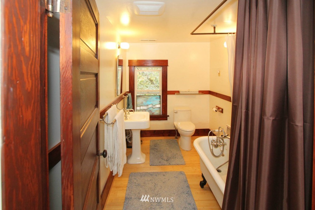 10115 Southwest Bank Road Vashon, WA 98070 - Photo 20 of 23 Gallery Image 20