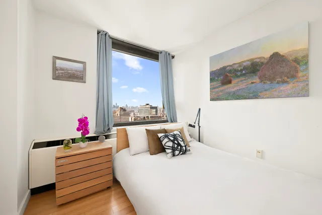 $775,000 | 100 West 39th Street, Unit 43J | Fashion District