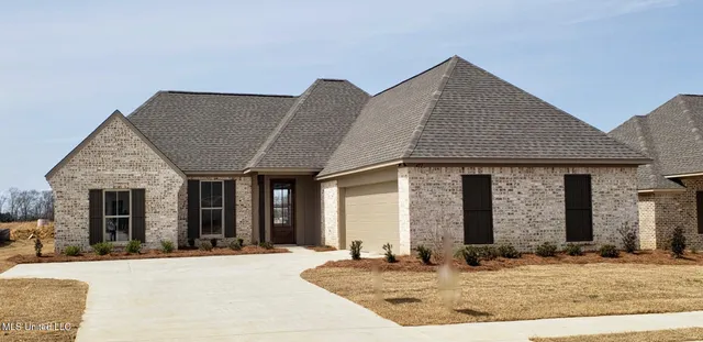 $328,500 | 477 Aurora Circle, Canton, MS 39046