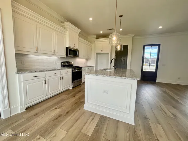 $328,500 | 477 Aurora Circle, Canton, MS 39046