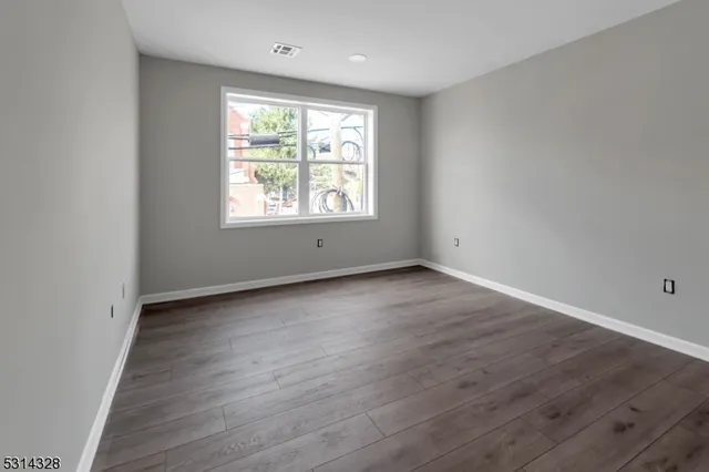 $2,595 | 862 East Jersey Street, Unit 5, Elizabeth, NJ 07201