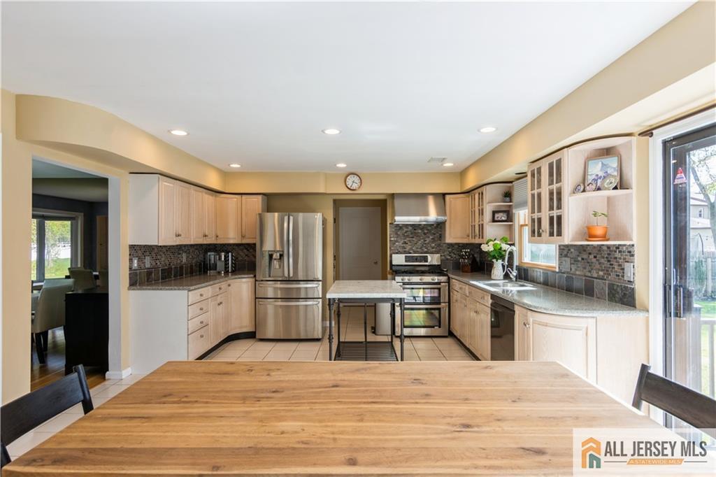 3 Alexander Road East Brunswick, NJ 08816 - Photo 11 of 36 Gallery Image 11