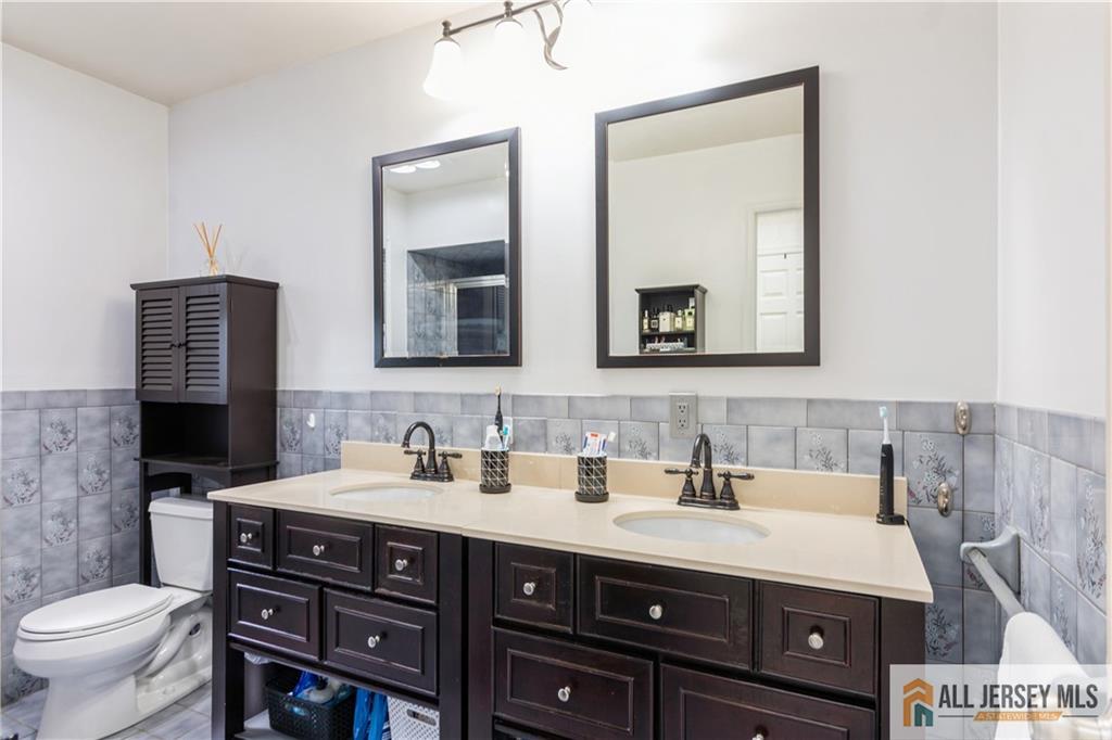 3 Alexander Road East Brunswick, NJ 08816 - Photo 18 of 36 Gallery Image 18