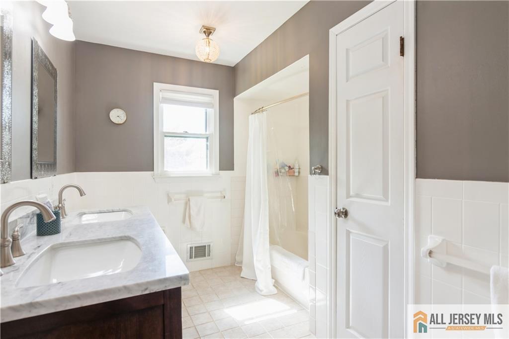 3 Alexander Road East Brunswick, NJ 08816 - Photo 25 of 36 Gallery Image 25