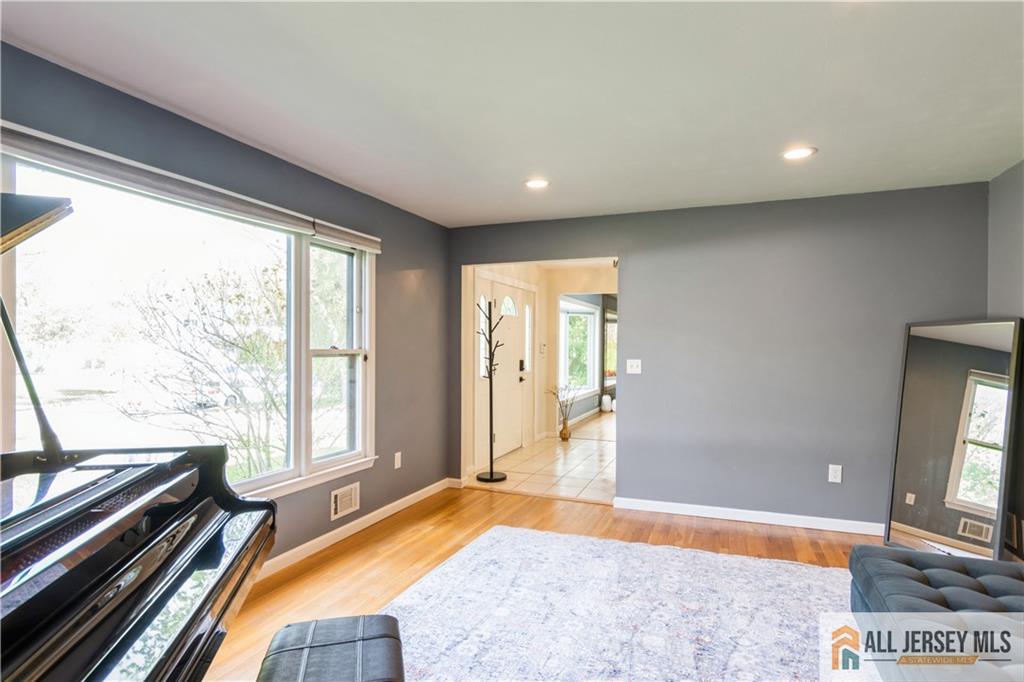 3 Alexander Road East Brunswick, NJ 08816 - Photo 6 of 36 Gallery Image 6