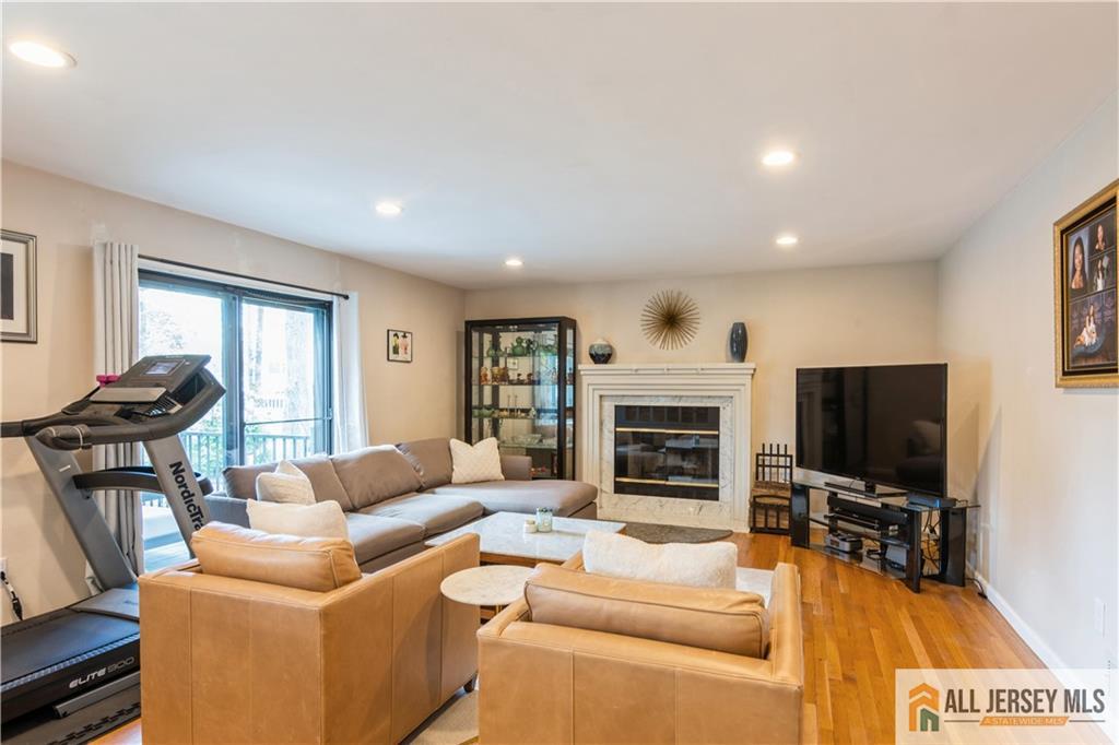 3 Alexander Road East Brunswick, NJ 08816 - Photo 7 of 36 Gallery Image 7