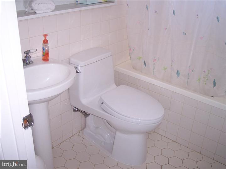 24 Pine Needle Road Levittown, PA 19056 - Photo 14 of 19 Gallery Image 14