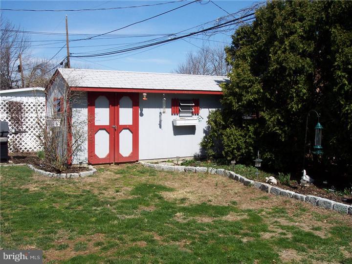 24 Pine Needle Road Levittown, PA 19056 - Photo 19 of 19 Back Yard