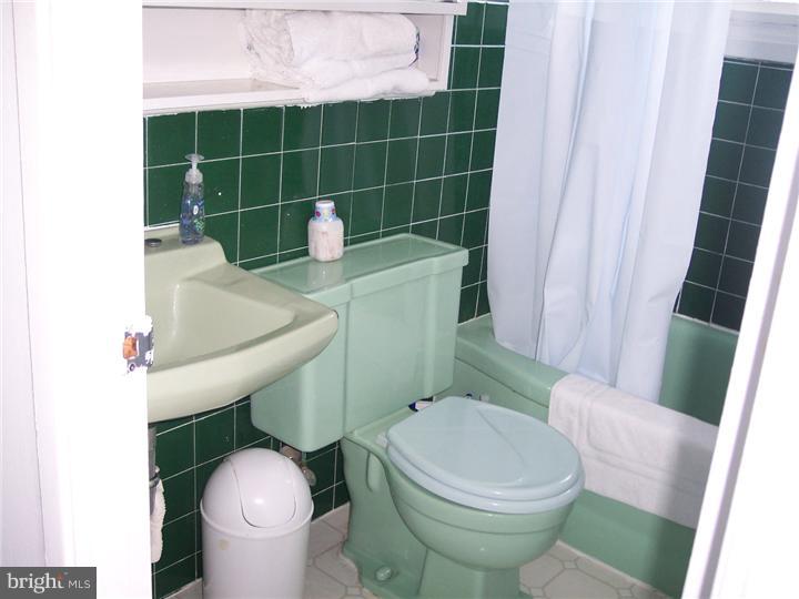 24 Pine Needle Road Levittown, PA 19056 - Photo 10 of 19 Gallery Image 10