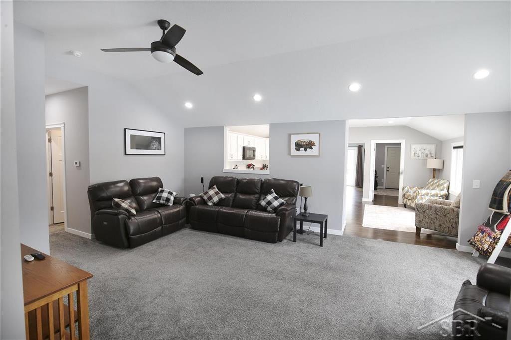 4604 North Sturgeon Road Midland, MI 48642 - Photo 3 of 40 50069774-2.JPG